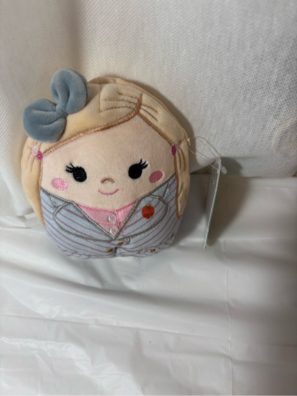 Glinda wicked squishmellow mini NWT